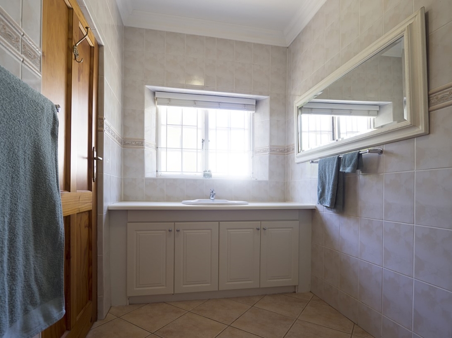 6 Bedroom Property for Sale in Belvidere Estate Western Cape